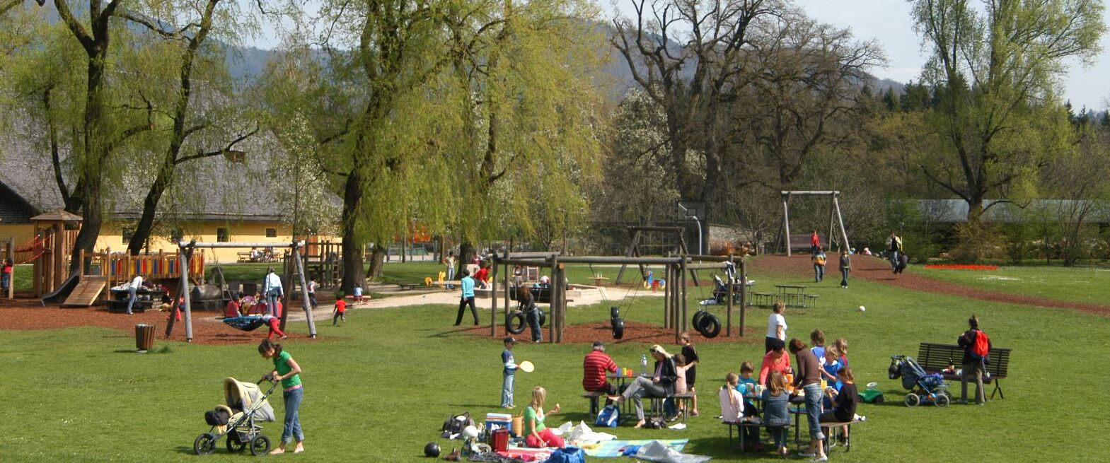 Der größte und schönste Spielplatz Salzburgs im Sommer.